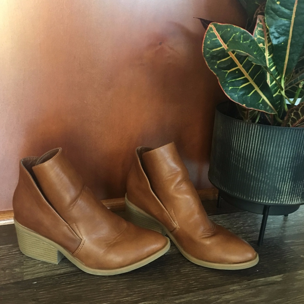 WOMEN'S ANKLE BOOT APARTMENT NINE